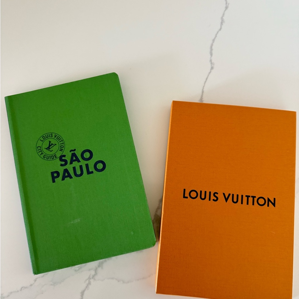 Limited Edition Louis Vuitton São Paulo City Guide Book💚